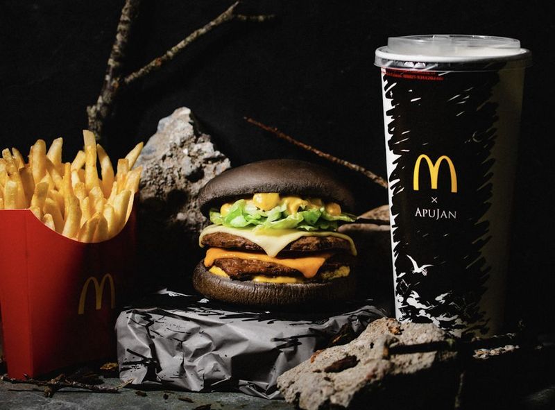 Squid ink bakery and creative burger product